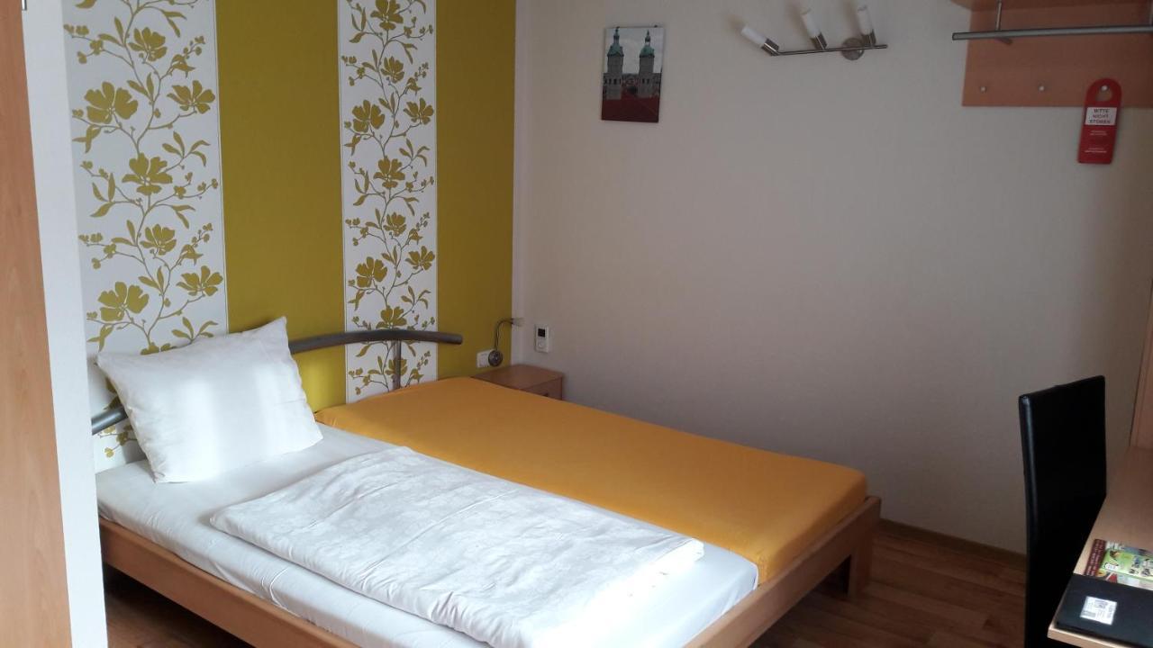 Grochlitzer Pension Naumbourg Extérieur photo